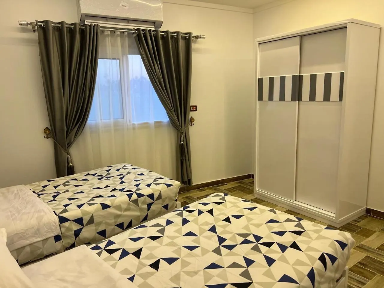 לוקסור Villa Golden Life Apartments, New Property With Pool Access מצרים